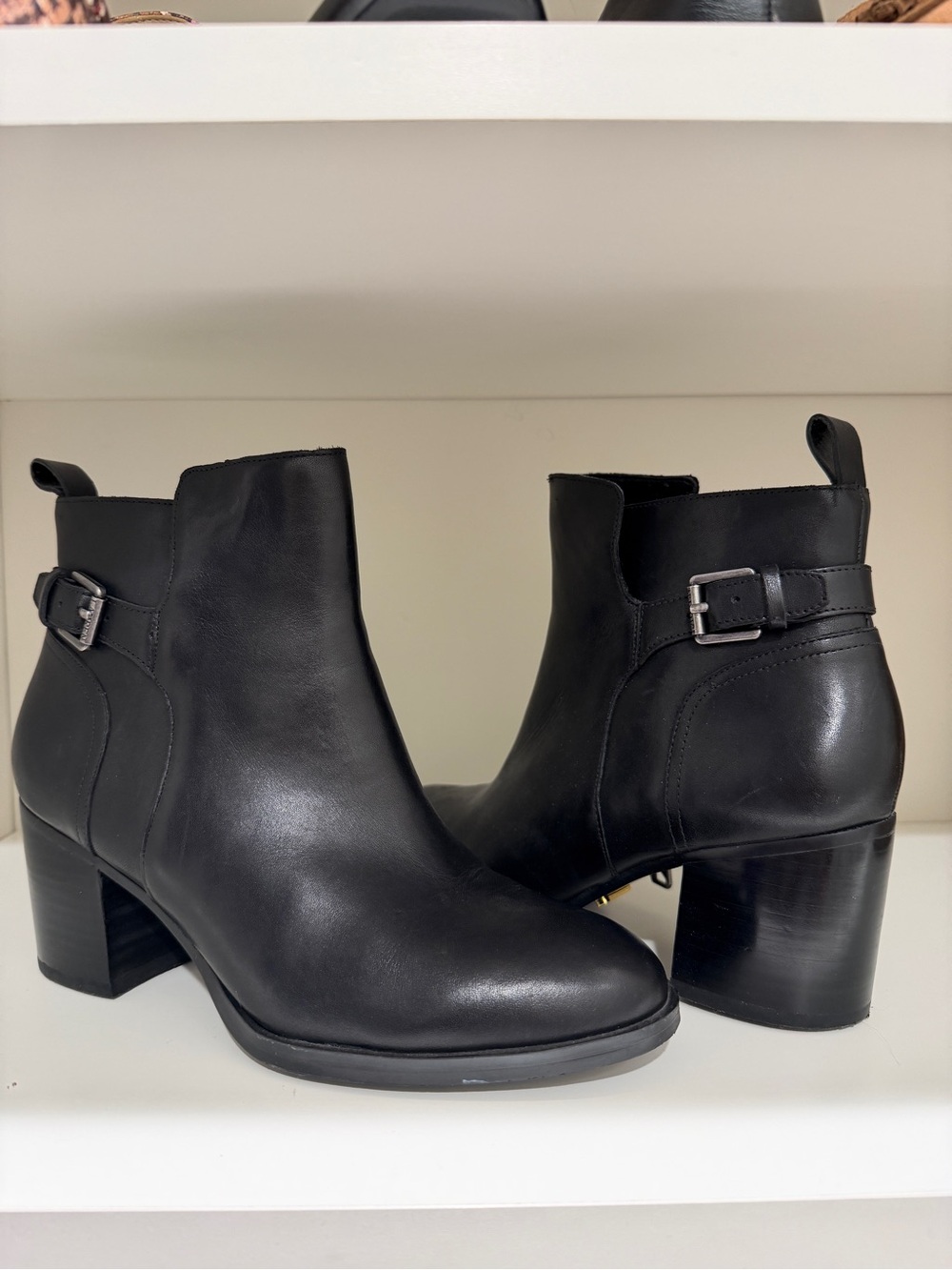 Lauren by Ralph Lauren Black Leather Ankle Boots with Buckle Detail Sz 6.5 B EUC